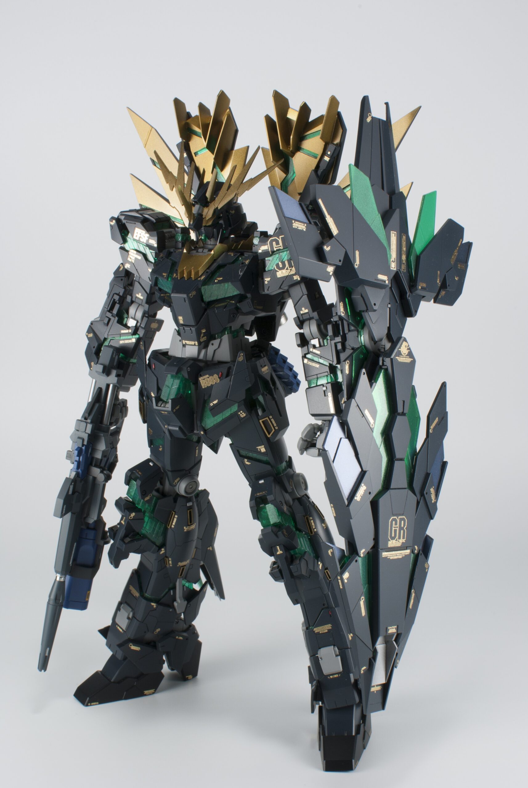 バンシィ・ノルン 黒金メタリック塗装仕上げ