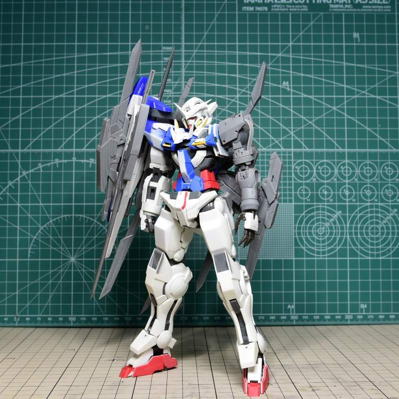 グラハムエクシアR4改 ver.1 正面 制作途中